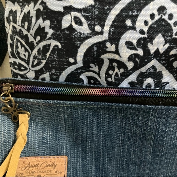 Rainbow zipper Handmade purse - Picture 3 of 10